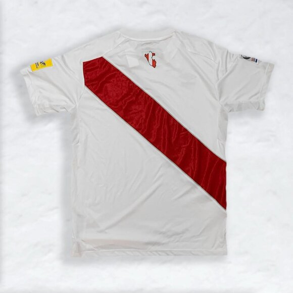PERU Umbro Home Football Soccer Shirt 2018-2019 Mens Soccer Jersey FPF | NWT - Picture 2 of 3